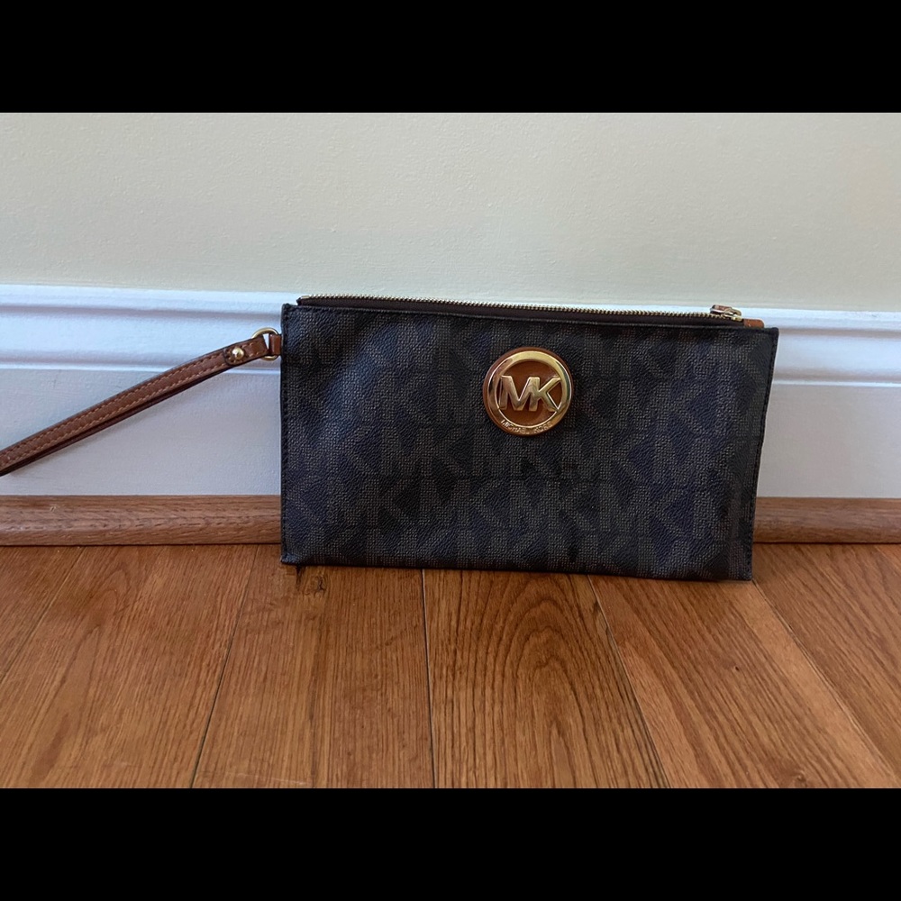 Michael Kors wristlet/wallet
